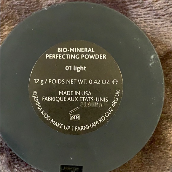 Jemma Kidd Bio Mineral Perfecting Powder-Light - Picture 8 of 8